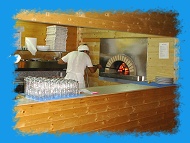 ... Pizzeria con Forno a Legna ...